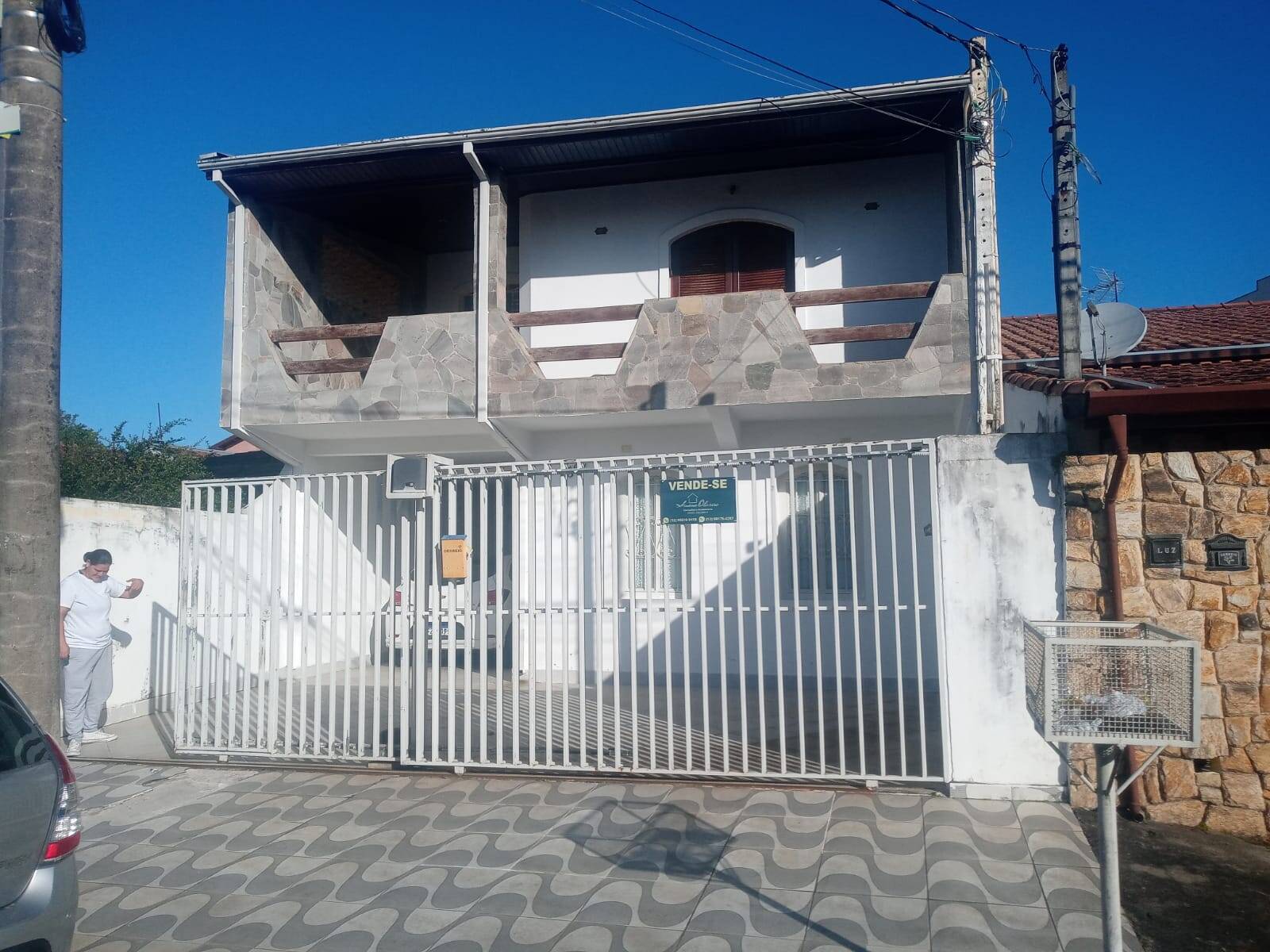 Sobrado à venda com 4 quartos, 255m² - Foto 1