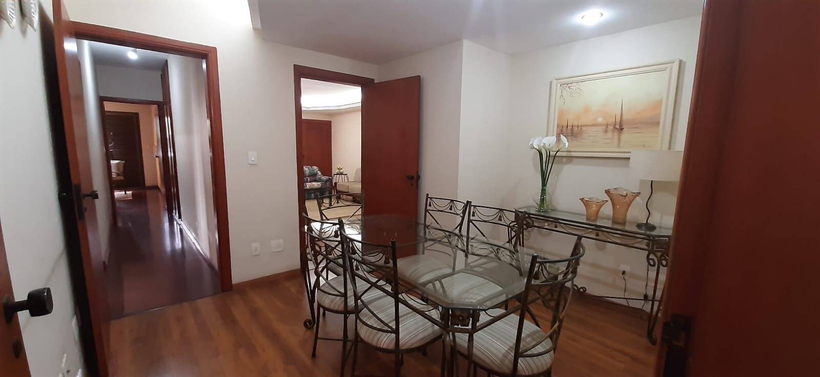 Apartamento à venda com 3 quartos, 188m² - Foto 1