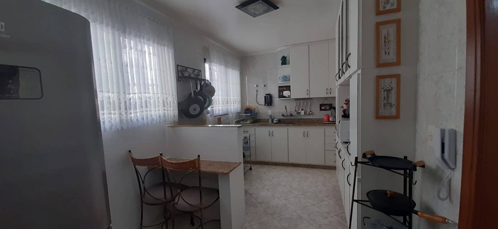 Apartamento à venda com 3 quartos, 188m² - Foto 8