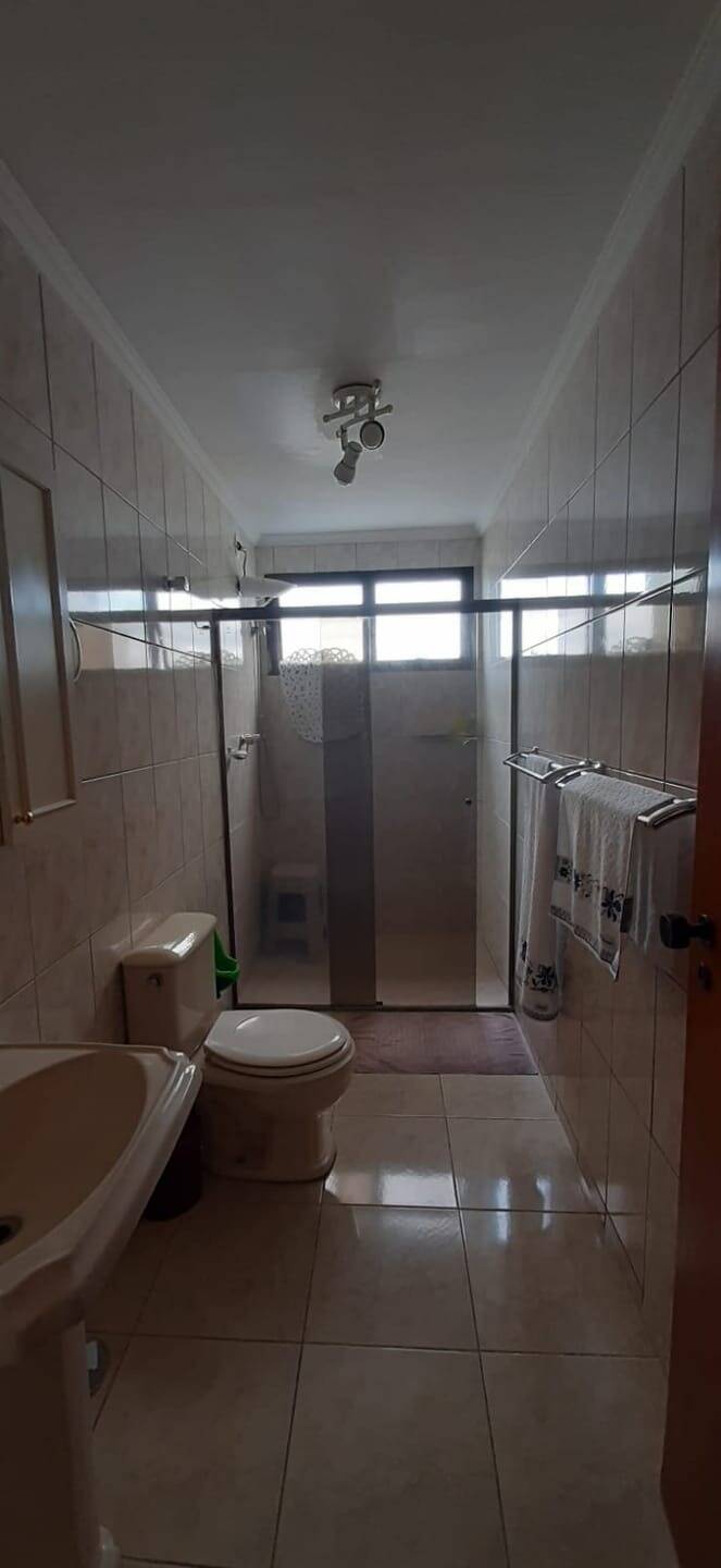 Apartamento à venda com 3 quartos, 188m² - Foto 12