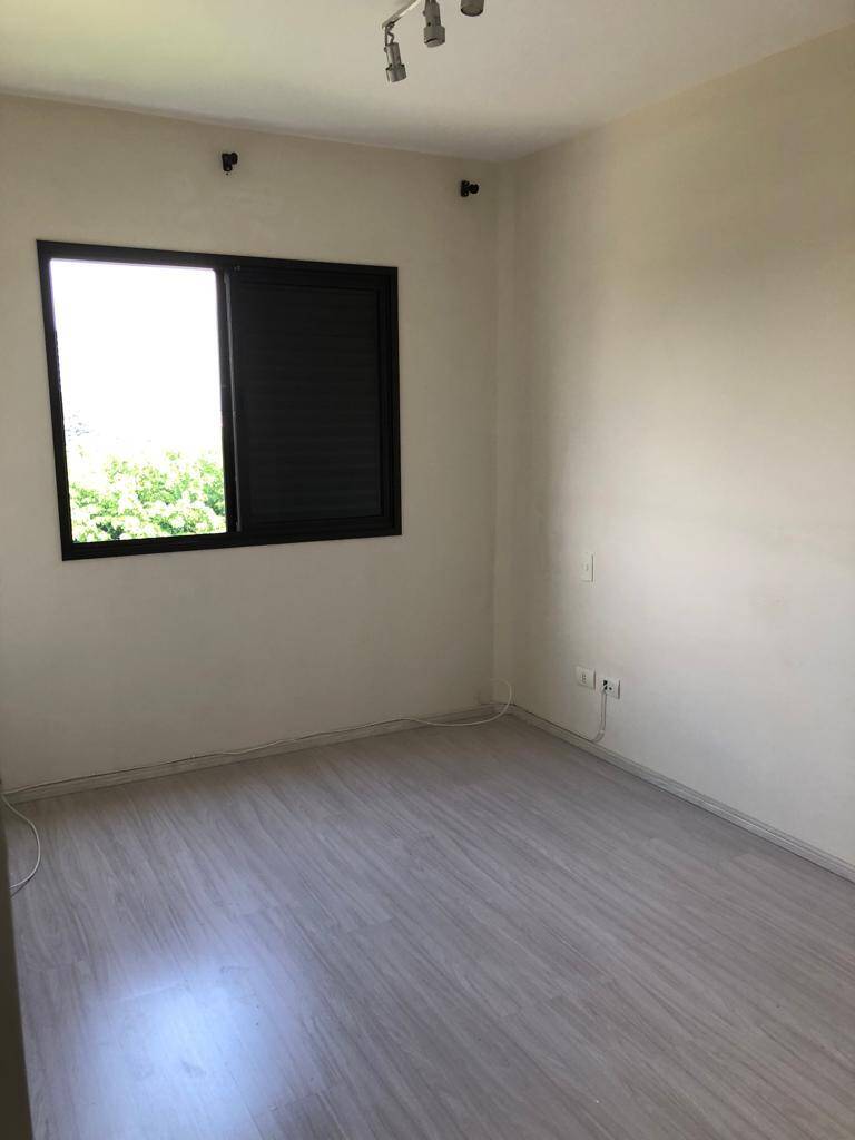 Apartamento à venda com 2 quartos, 75m² - Foto 15