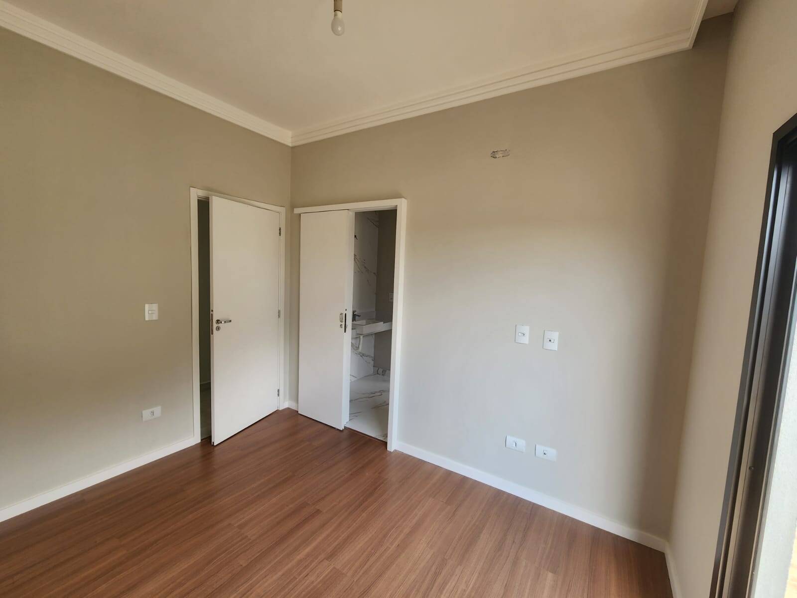 Casa à venda com 3 quartos, 307m² - Foto 4