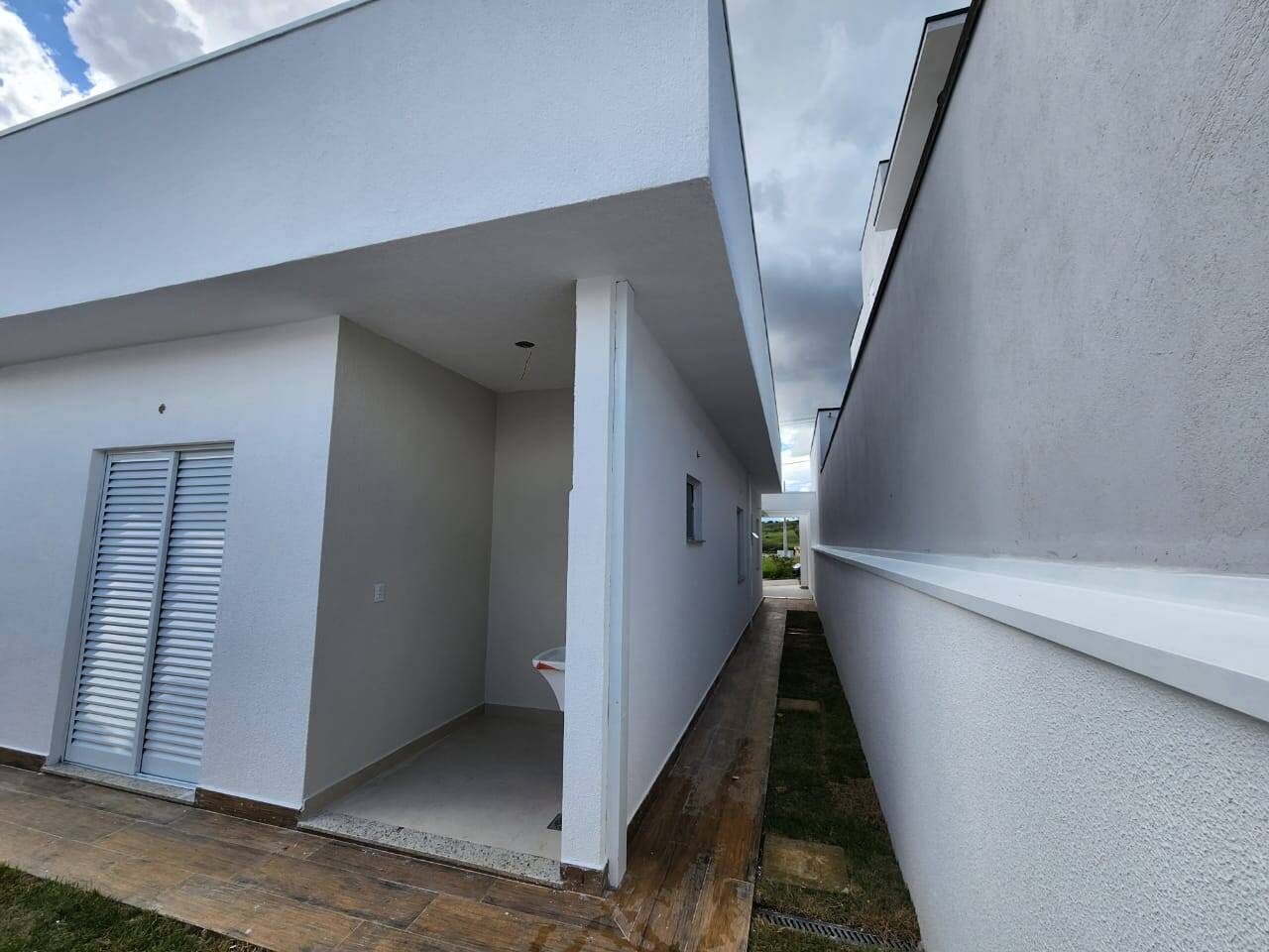 Casa à venda com 3 quartos, 250m² - Foto 2