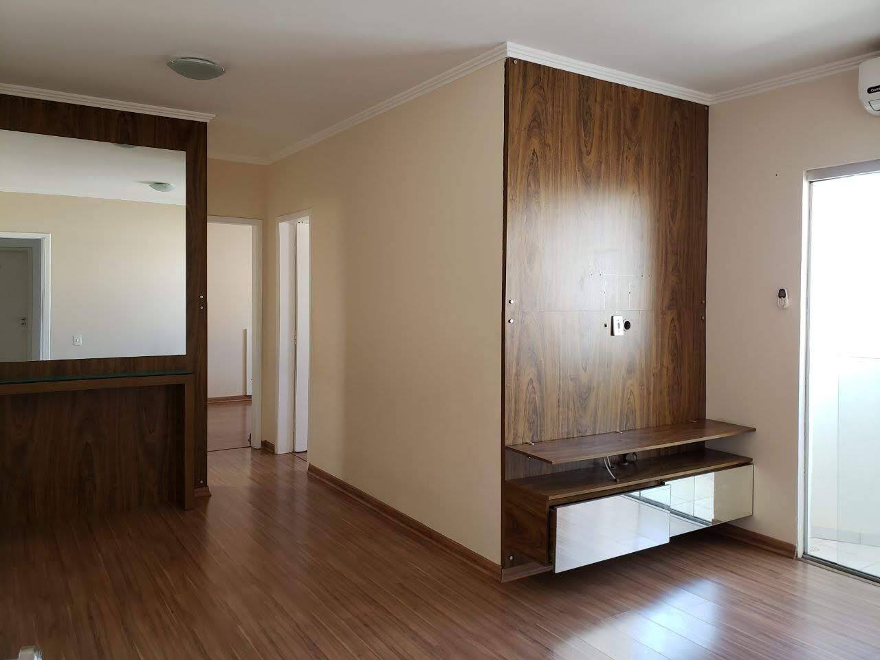 Apartamento à venda com 2 quartos, 77m² - Foto 1