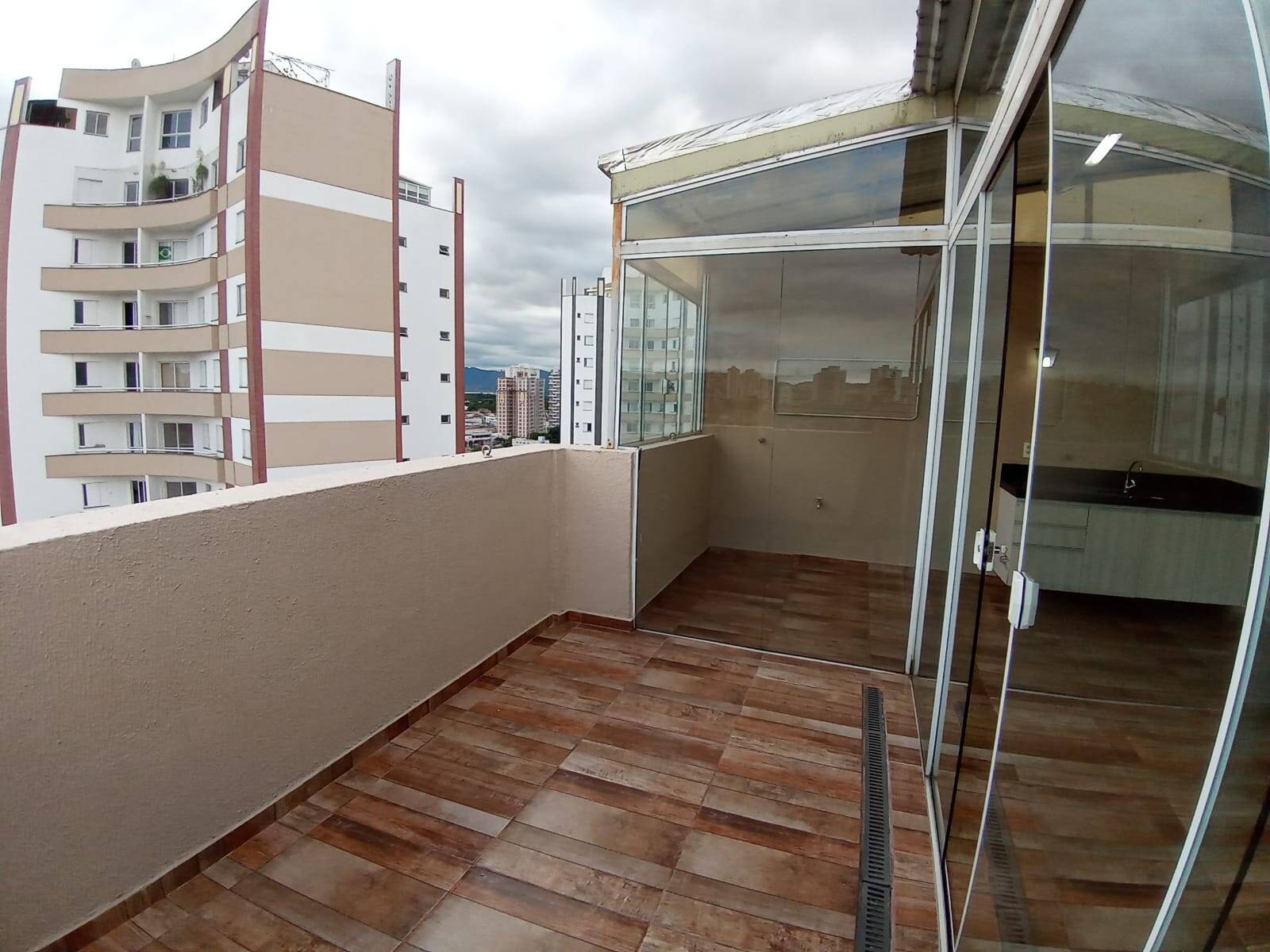 Apartamento à venda e aluguel com 3 quartos, 125m² - Foto 3