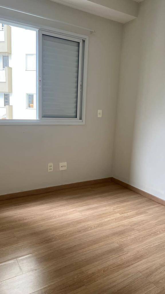 Apartamento para alugar com 3 quartos, 77m² - Foto 5