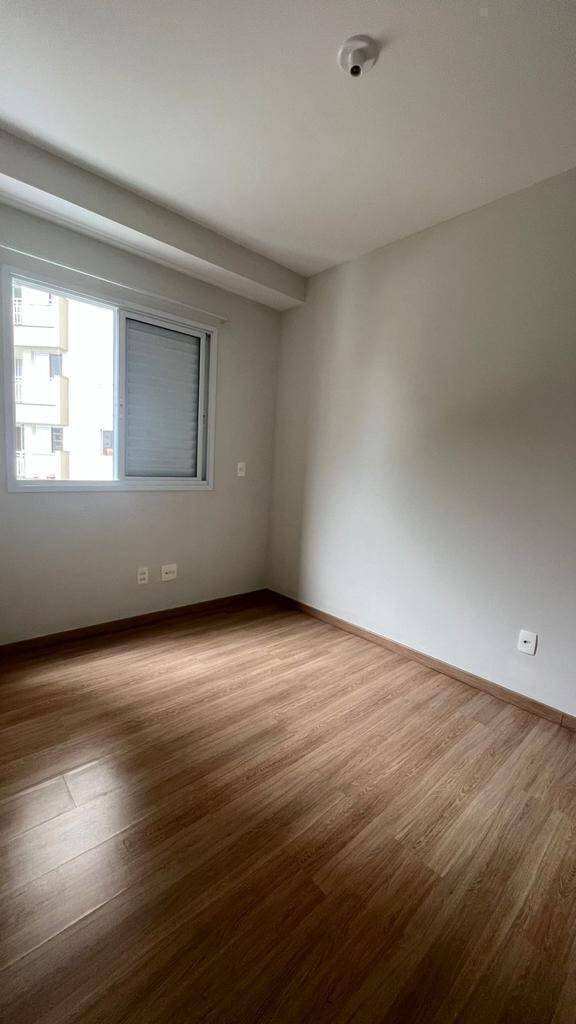 Apartamento para alugar com 3 quartos, 77m² - Foto 9