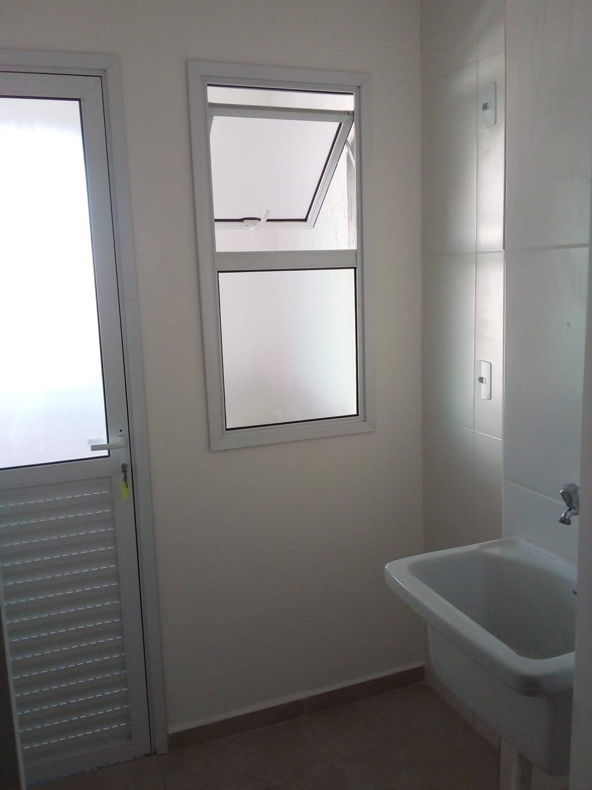 Apartamento à venda e aluguel com 2 quartos - Foto 4