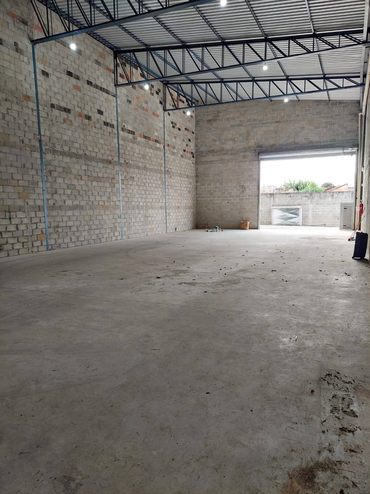 Depósito-Galpão-Armazém para alugar, 290m² - Foto 1