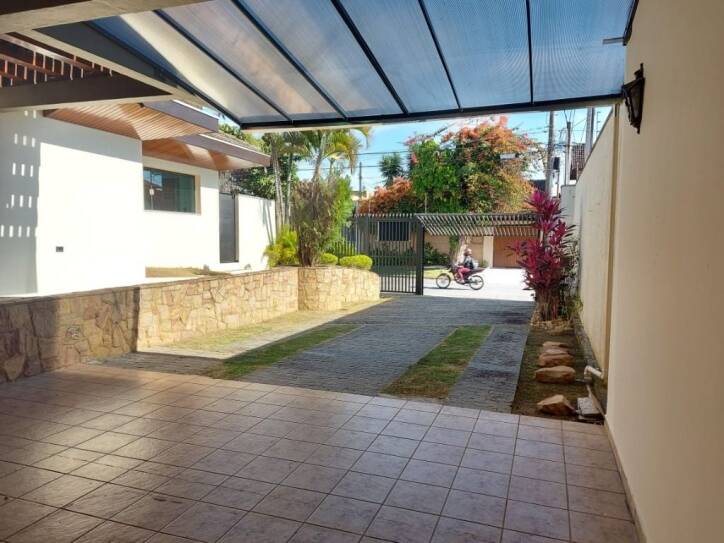 Casa à venda com 3 quartos, 400m² - Foto 3