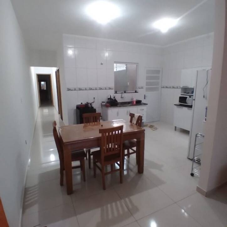 Casa à venda com 2 quartos, 70m² - Foto 9