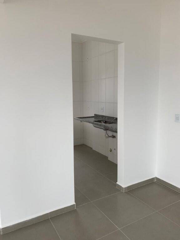 Apartamento à venda com 2 quartos, 74m² - Foto 2