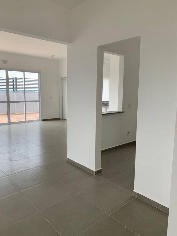 Apartamento à venda com 2 quartos, 74m² - Foto 3