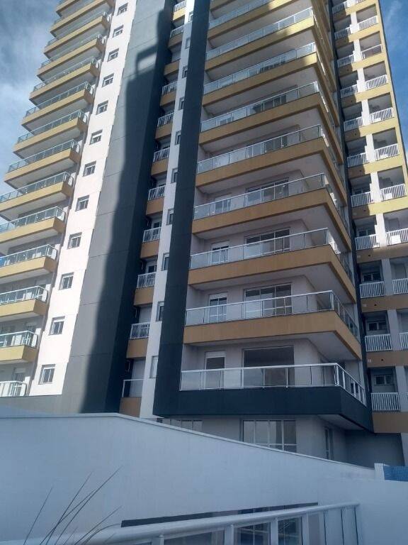 Apartamento à venda com 3 quartos, 148m² - Foto 2