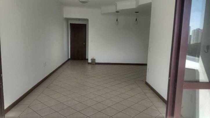 Apartamento à venda com 3 quartos, 111m² - Foto 1