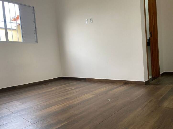 Casa à venda com 2 quartos, 72m² - Foto 1