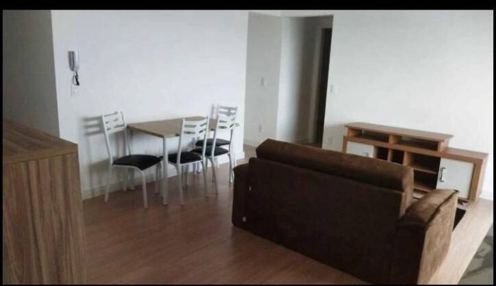 Apartamento para alugar com 3 quartos, 80m² - Foto 4