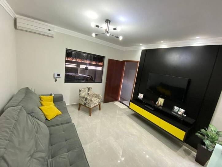 Casa à venda com 2 quartos, 90m² - Foto 1