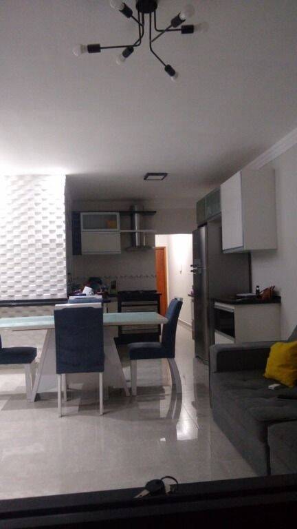 Casa à venda com 2 quartos, 90m² - Foto 3