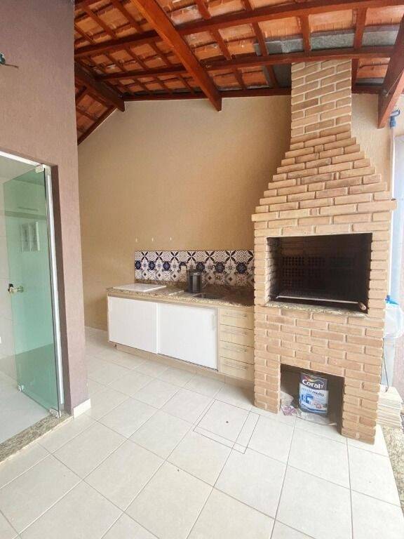 Casa à venda com 3 quartos, 250m² - Foto 3