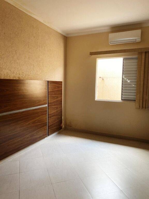 Casa à venda com 3 quartos, 250m² - Foto 14