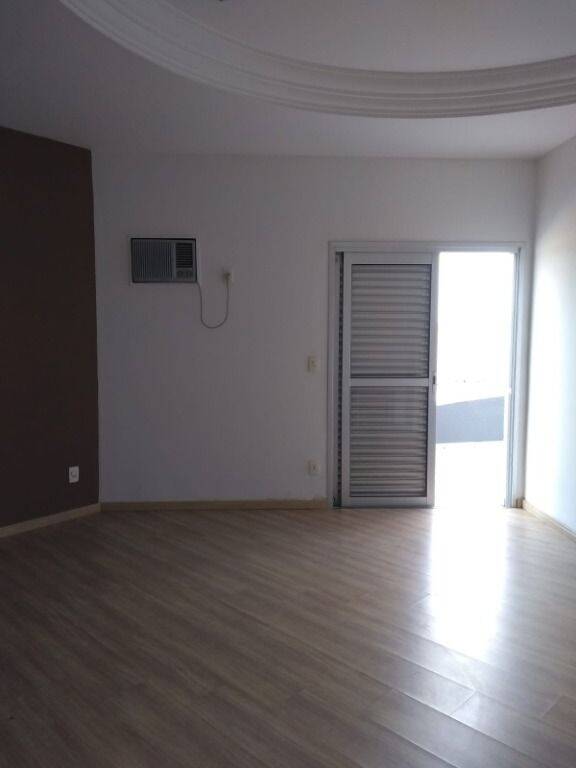 Casa à venda com 3 quartos, 150m² - Foto 11