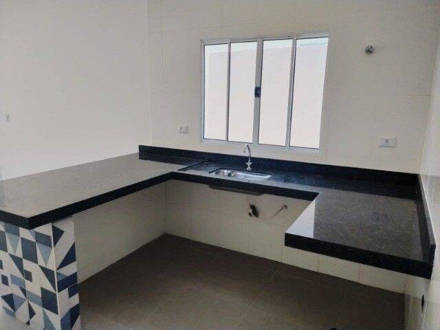 Casa à venda com 2 quartos, 61m² - Foto 1