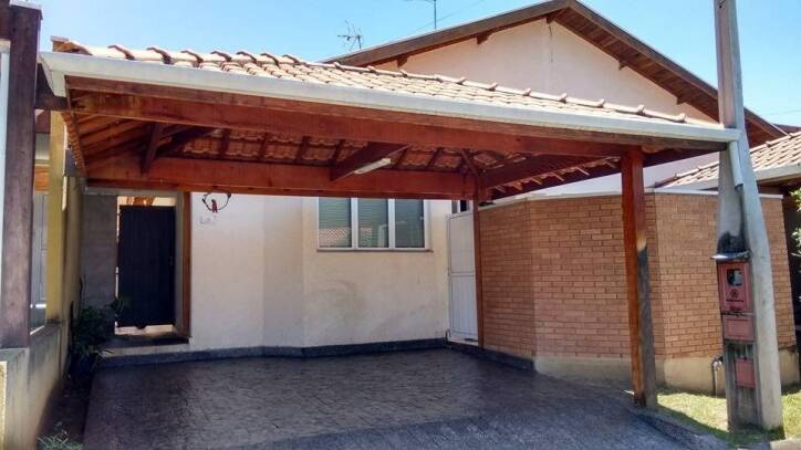 Casa à venda com 3 quartos, 80m² - Foto 1