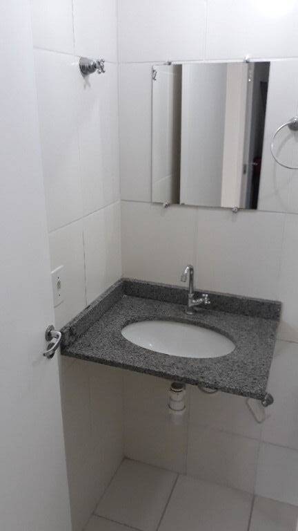 Apartamento à venda com 2 quartos, 63m² - Foto 2