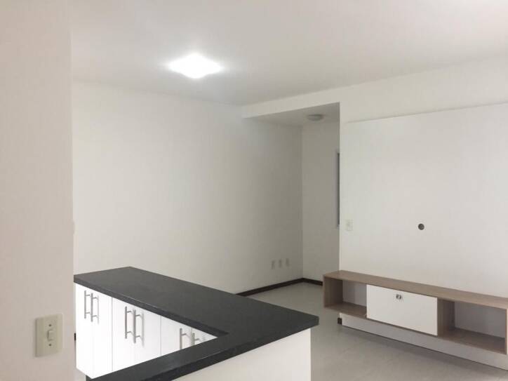 Apartamento à venda com 2 quartos, 70m² - Foto 5