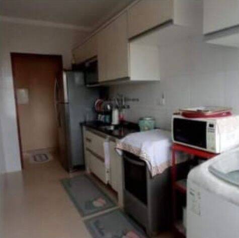 Apartamento à venda com 3 quartos, 90m² - Foto 2