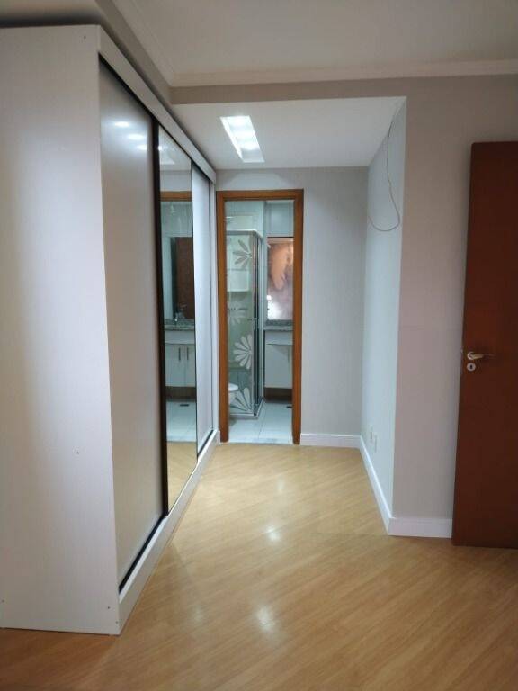 Apartamento à venda com 3 quartos, 111m² - Foto 2