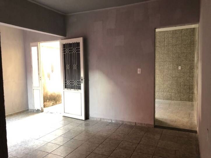 Casa à venda com 2 quartos, 250m² - Foto 3