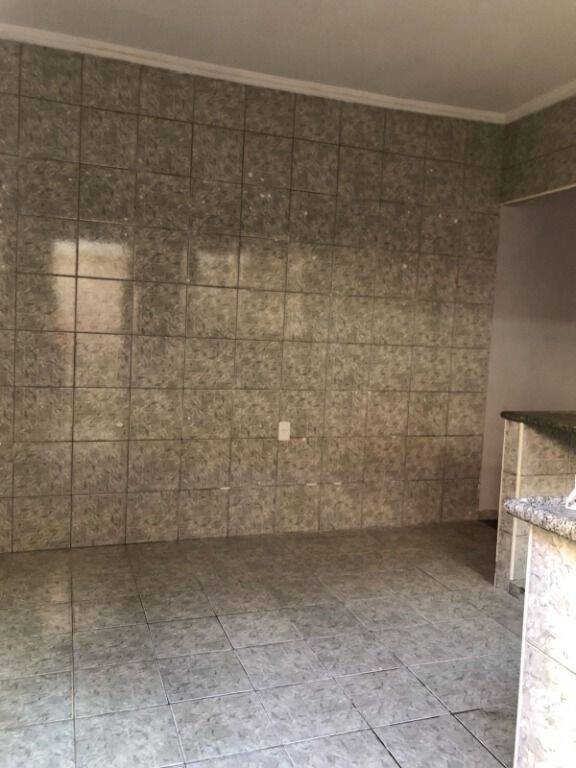 Casa à venda com 2 quartos, 250m² - Foto 6