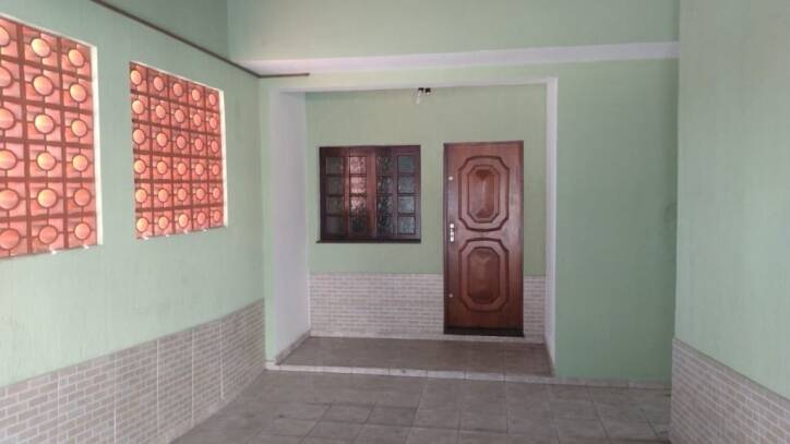 Casa à venda com 4 quartos, 240m² - Foto 1