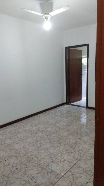 Casa à venda com 4 quartos, 240m² - Foto 20