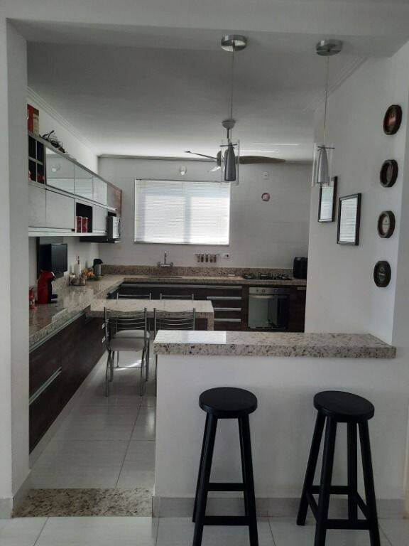 Sobrado à venda e aluguel com 3 quartos, 340m² - Foto 12