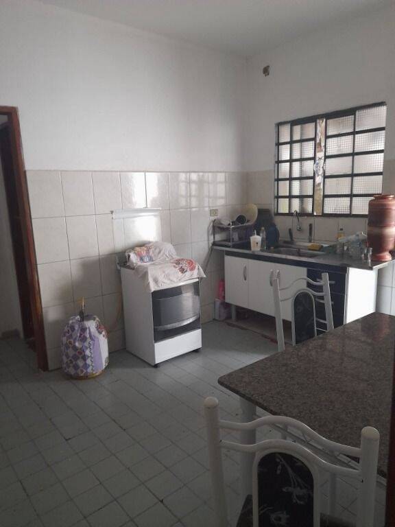 Casa à venda com 3 quartos, 90m² - Foto 2