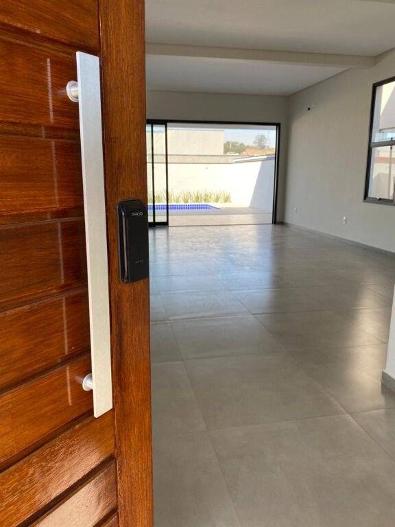 Sobrado à venda com 4 quartos, 212m² - Foto 3