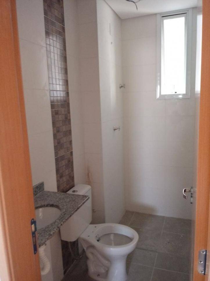 Apartamento à venda com 2 quartos, 66m² - Foto 5