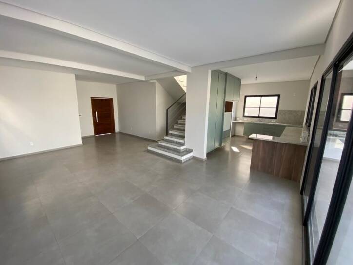 Sobrado à venda com 4 quartos, 212m² - Foto 4