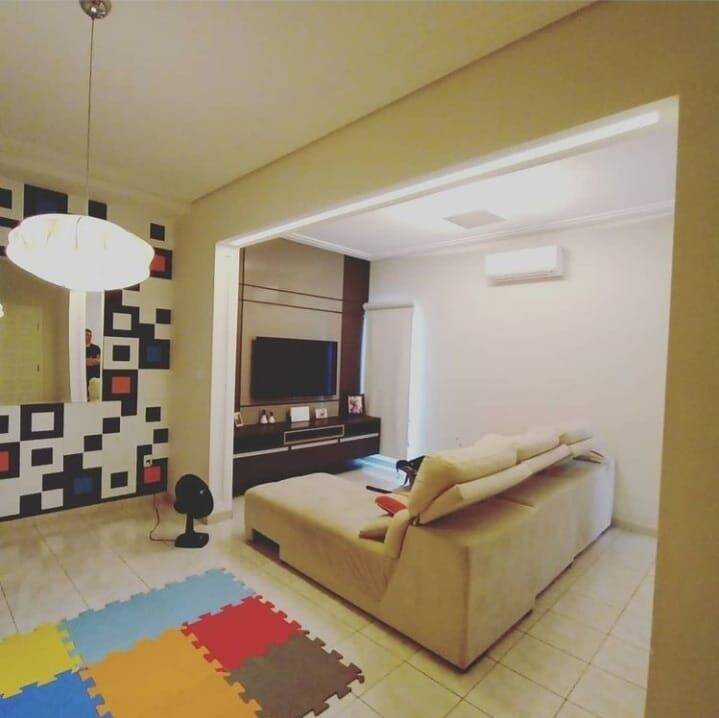 Casa à venda com 3 quartos, 211m² - Foto 3