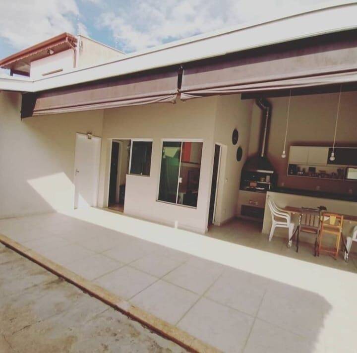 Casa à venda com 3 quartos, 211m² - Foto 9