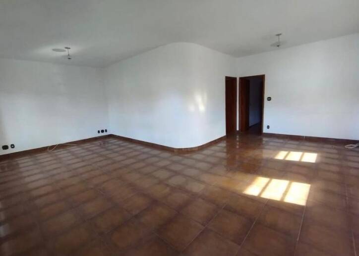 Casa à venda com 3 quartos, 376m² - Foto 7