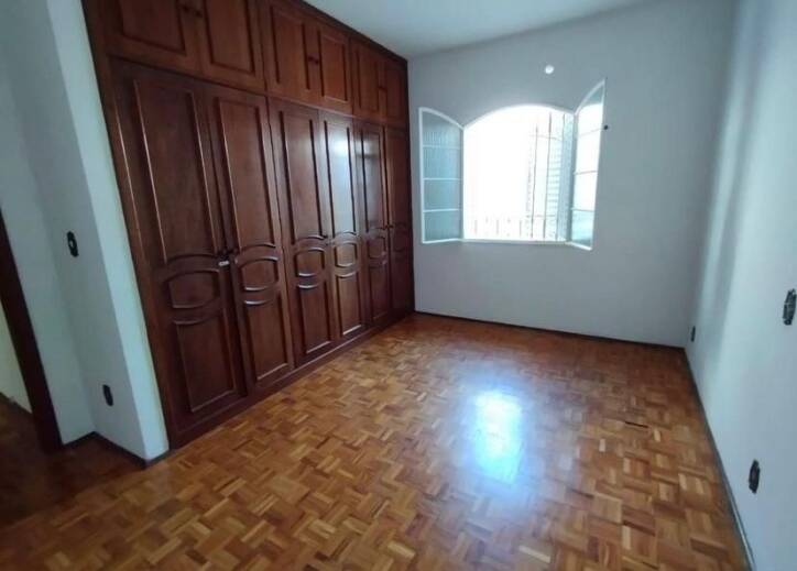 Casa à venda com 3 quartos, 376m² - Foto 18