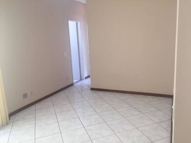 Apartamento à venda com 3 quartos, 68m² - Foto 2