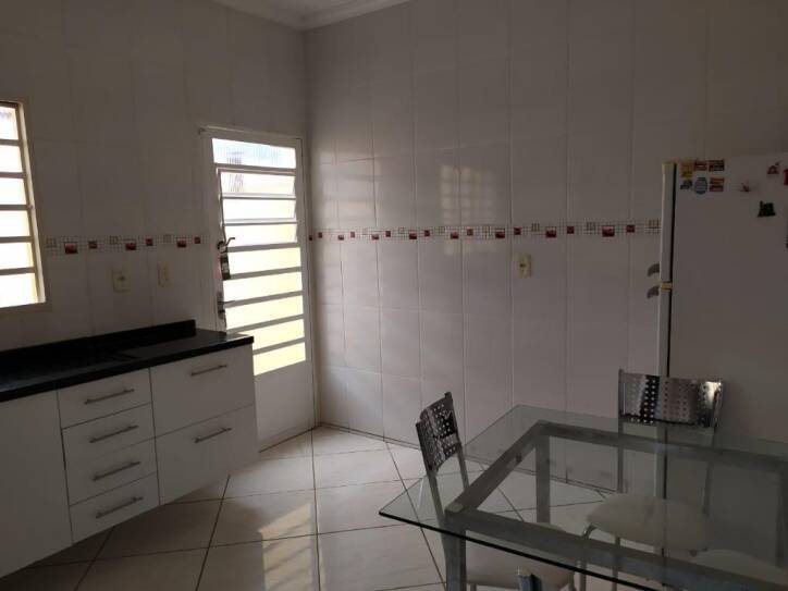 Casa à venda com 2 quartos, 100m² - Foto 13