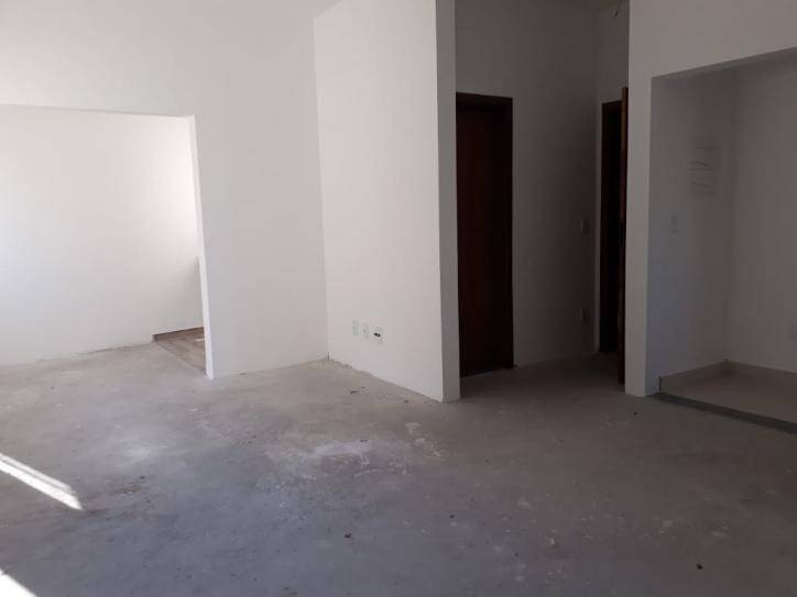 Apartamento à venda com 2 quartos, 83m² - Foto 2