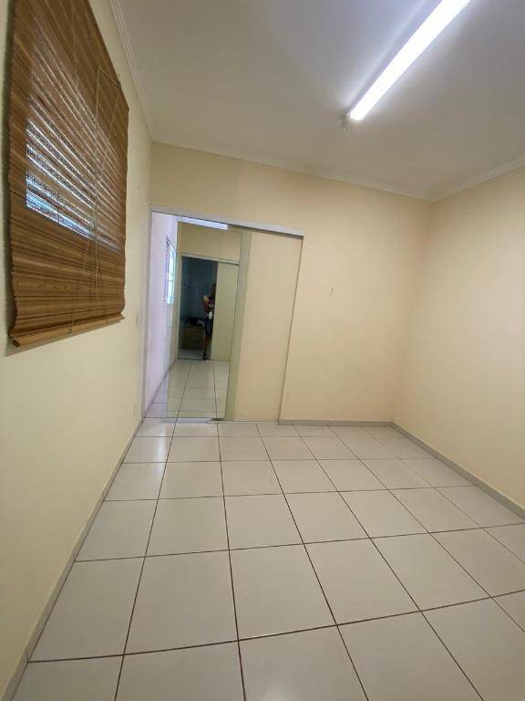 Casa para alugar com 3 quartos, 300m² - Foto 17