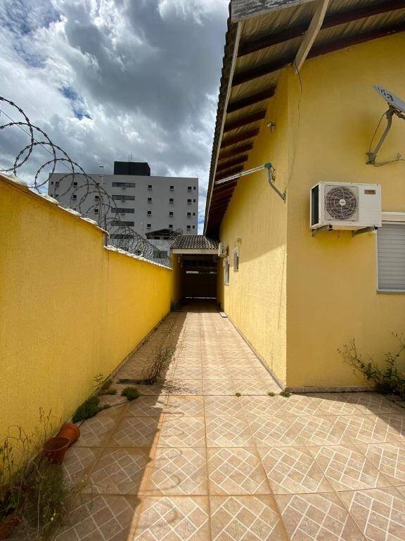 Casa para alugar com 3 quartos, 300m² - Foto 18